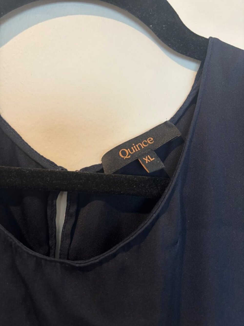 Quince Washable Stretch Silk Shell Tank, XL, Navy - Picture 3 of 3